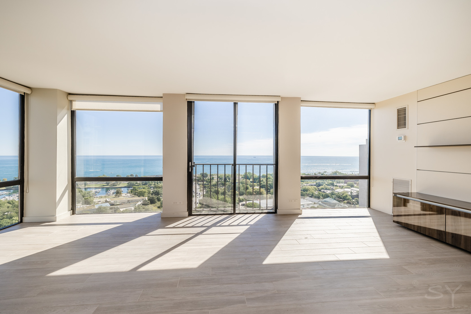 345 W Fullerton Parkway Unit: 2801