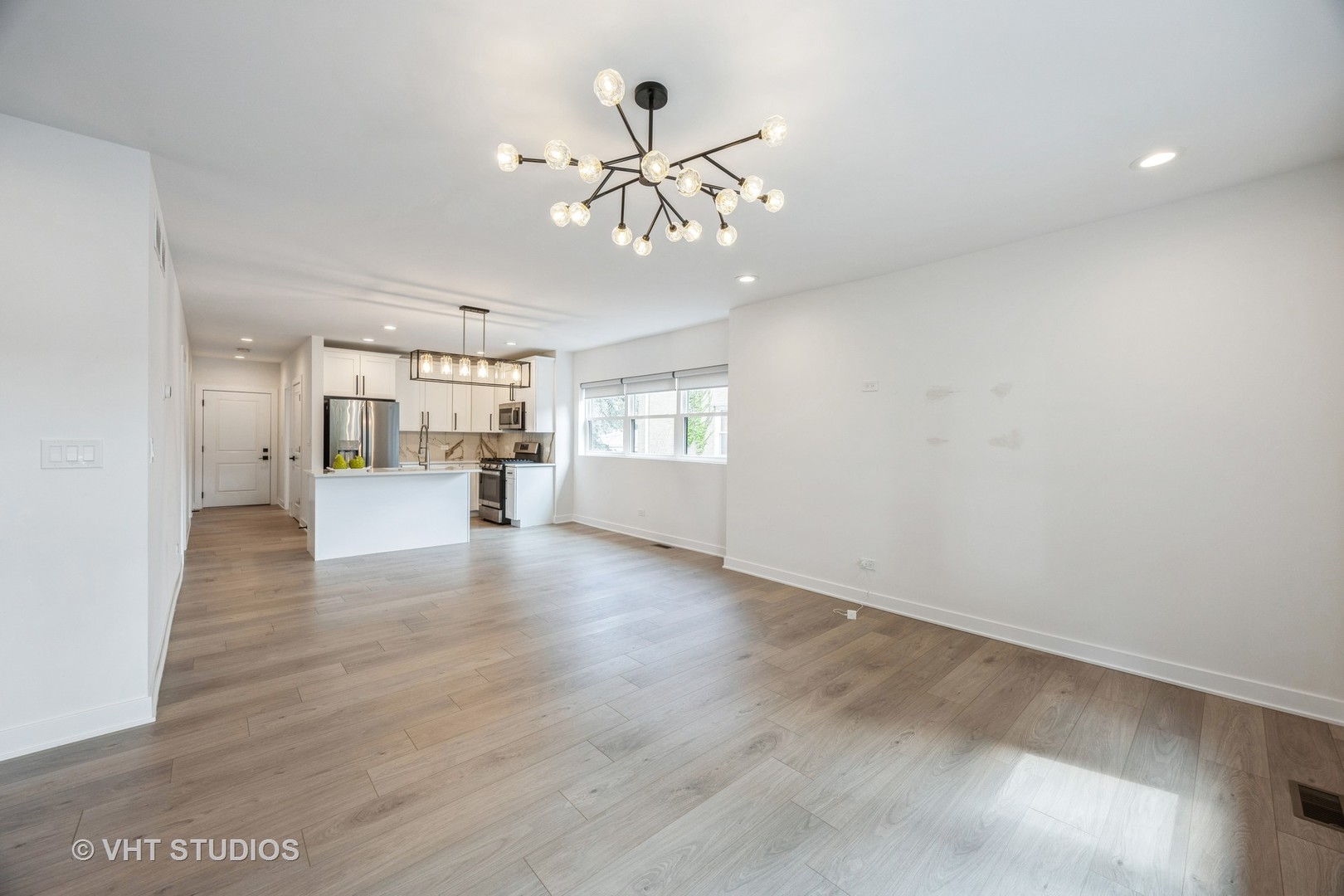 823 N La Grange Road Unit: 1