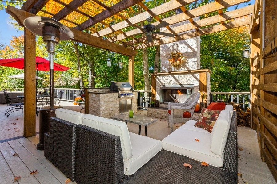 849 Ravinia Court