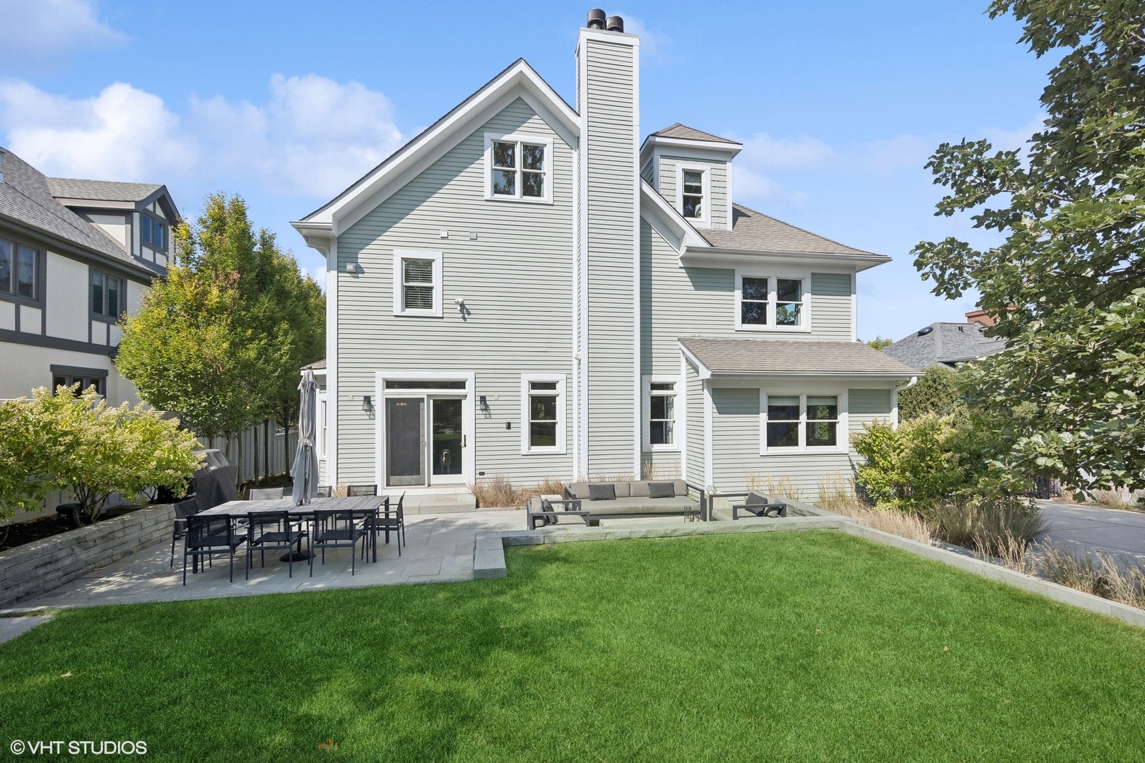 116 MAUMELL Street