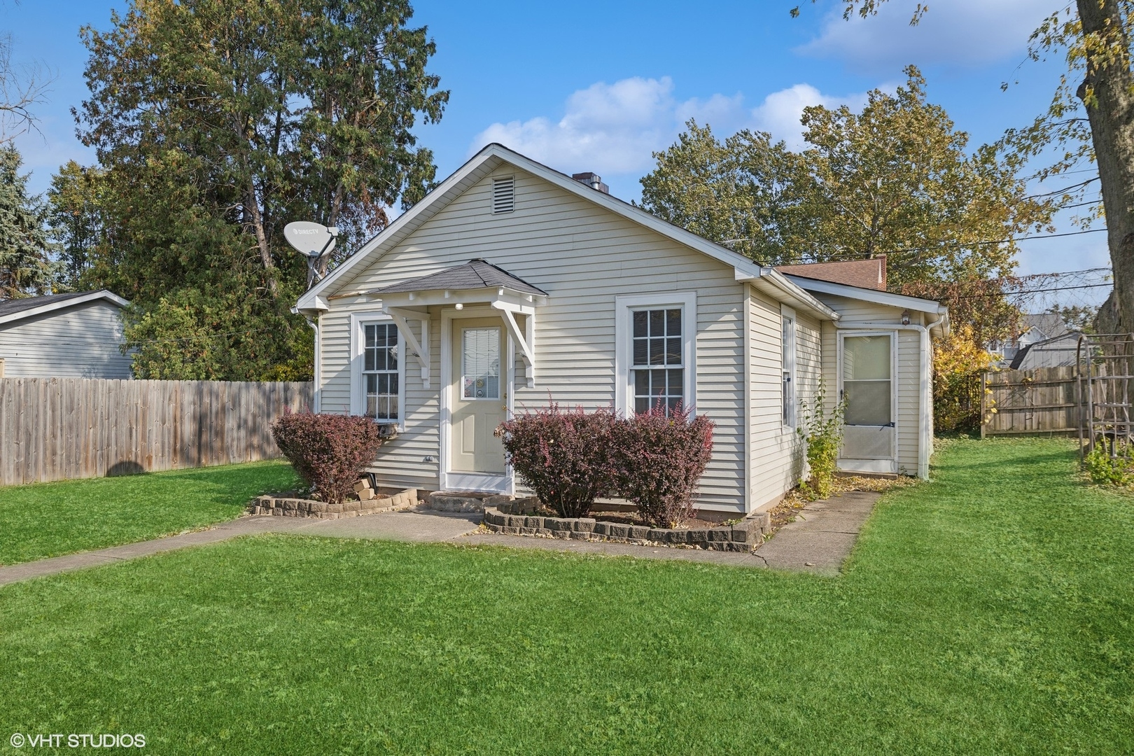 3S551 Elizabeth Avenue