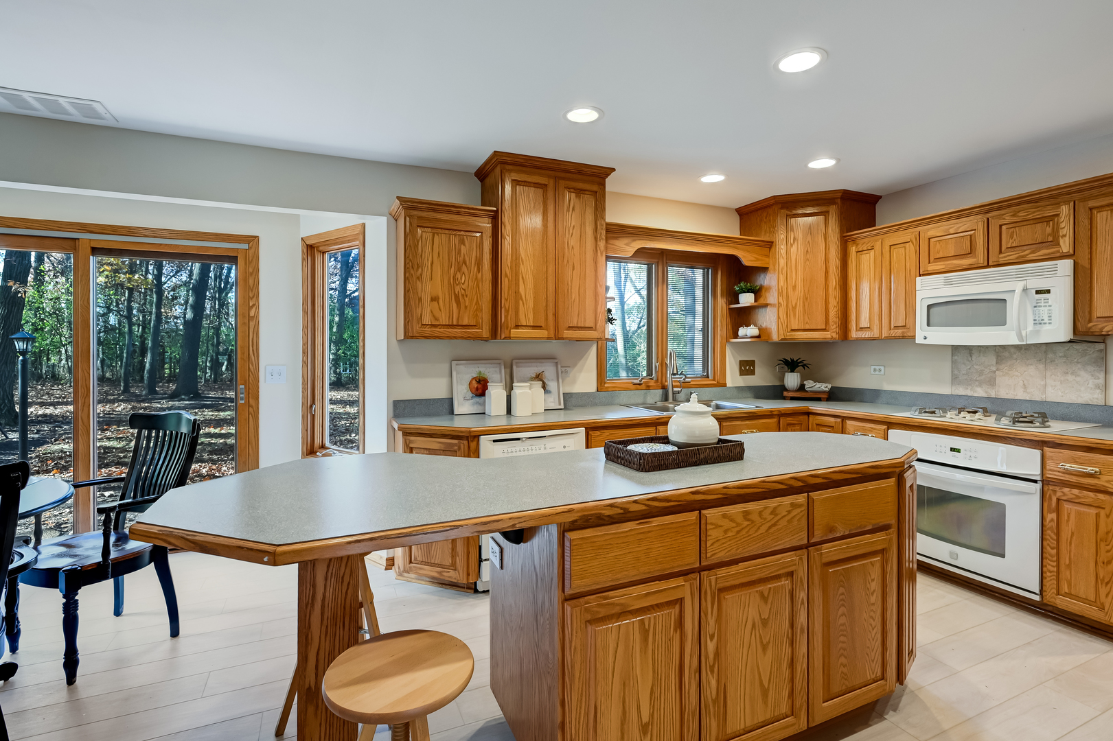 8564 Wedgewood Drive