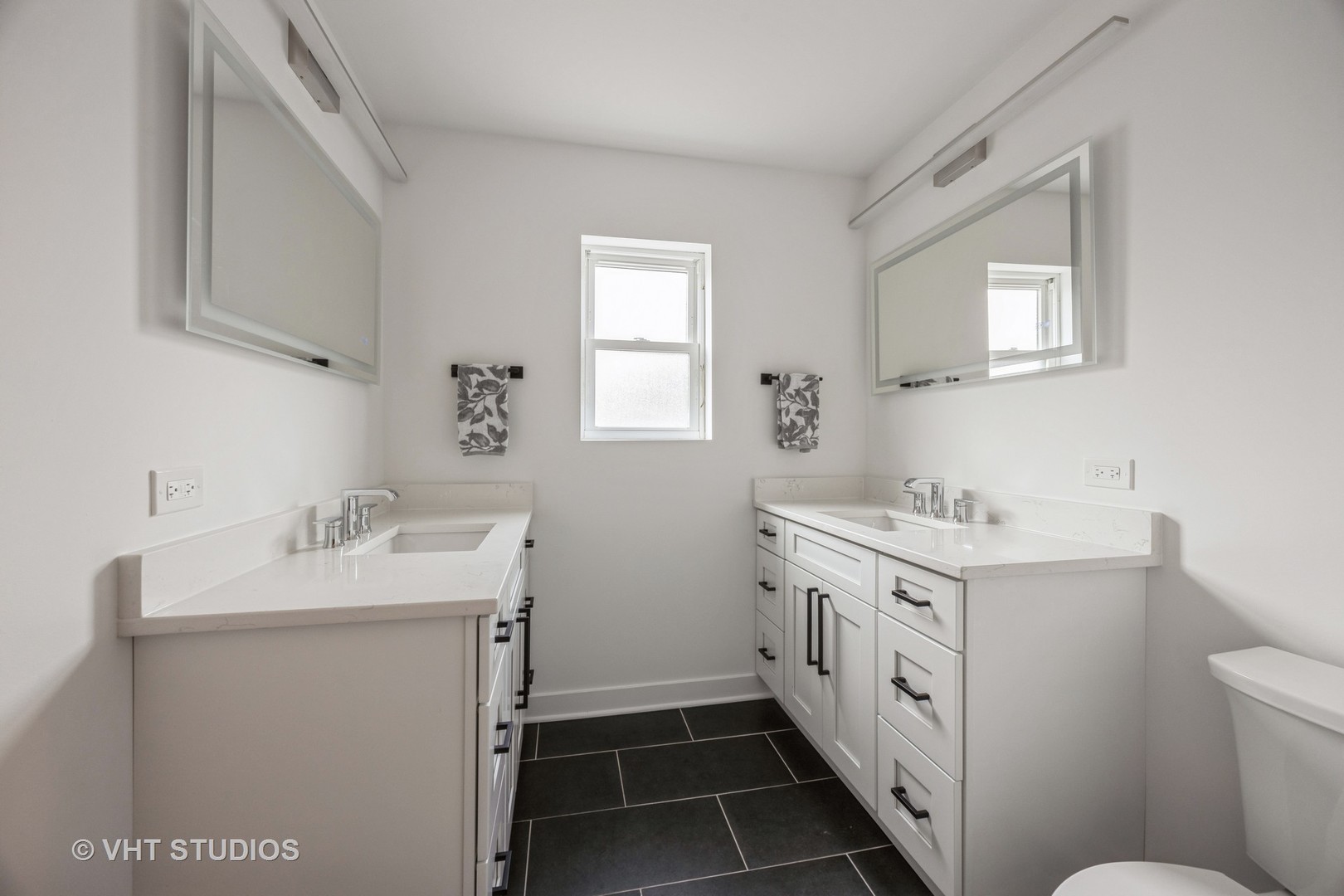 823 N La Grange Road Unit: 2