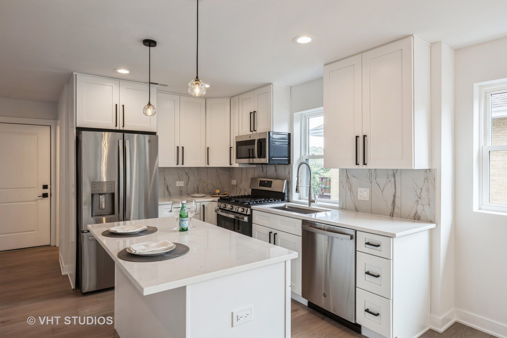 823 N La Grange Road Unit: 2
