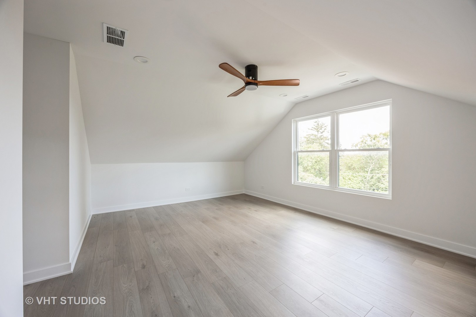 823 N La Grange Road Unit: 2