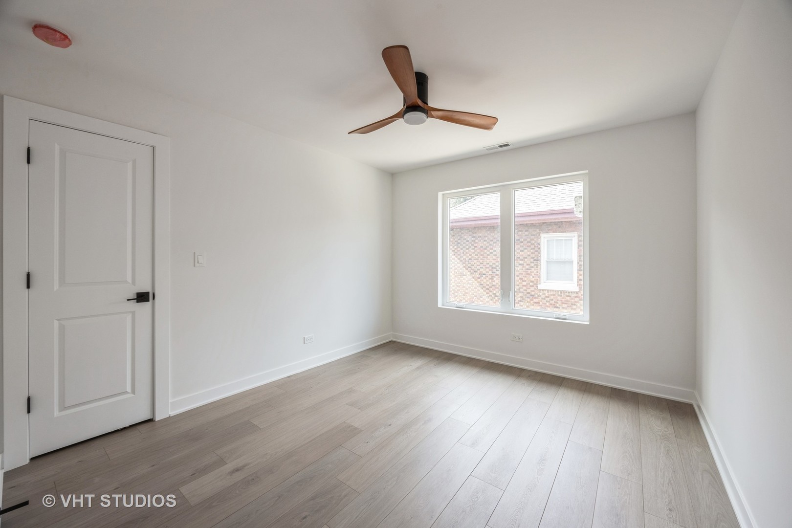 823 N La Grange Road Unit: 2