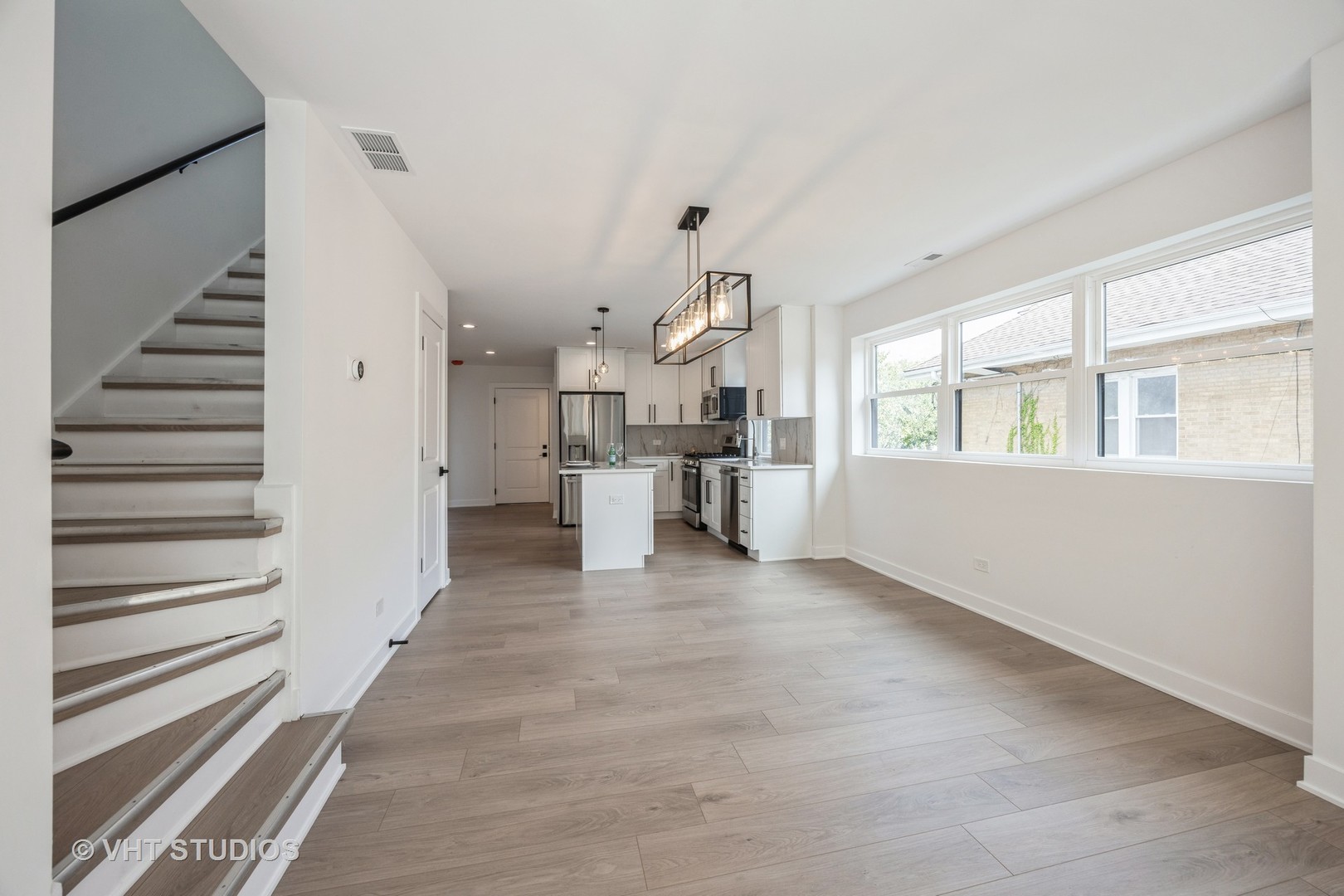 823 N La Grange Road Unit: 2