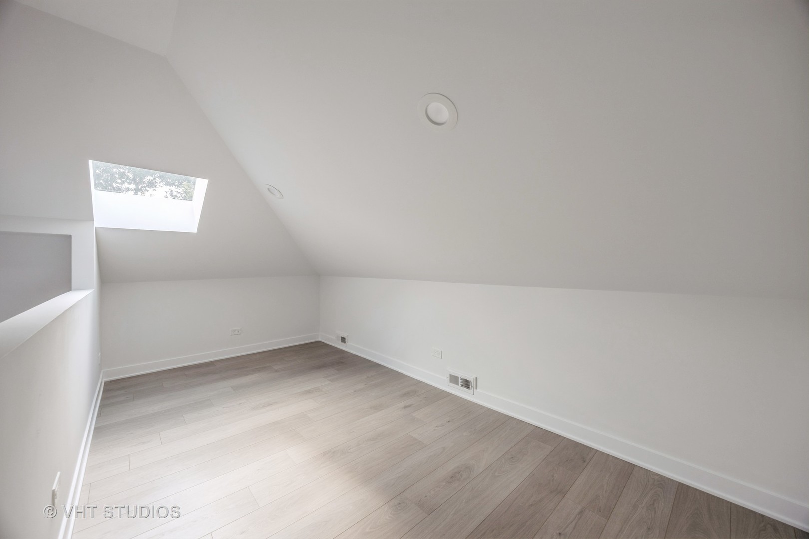 823 N La Grange Road Unit: 2