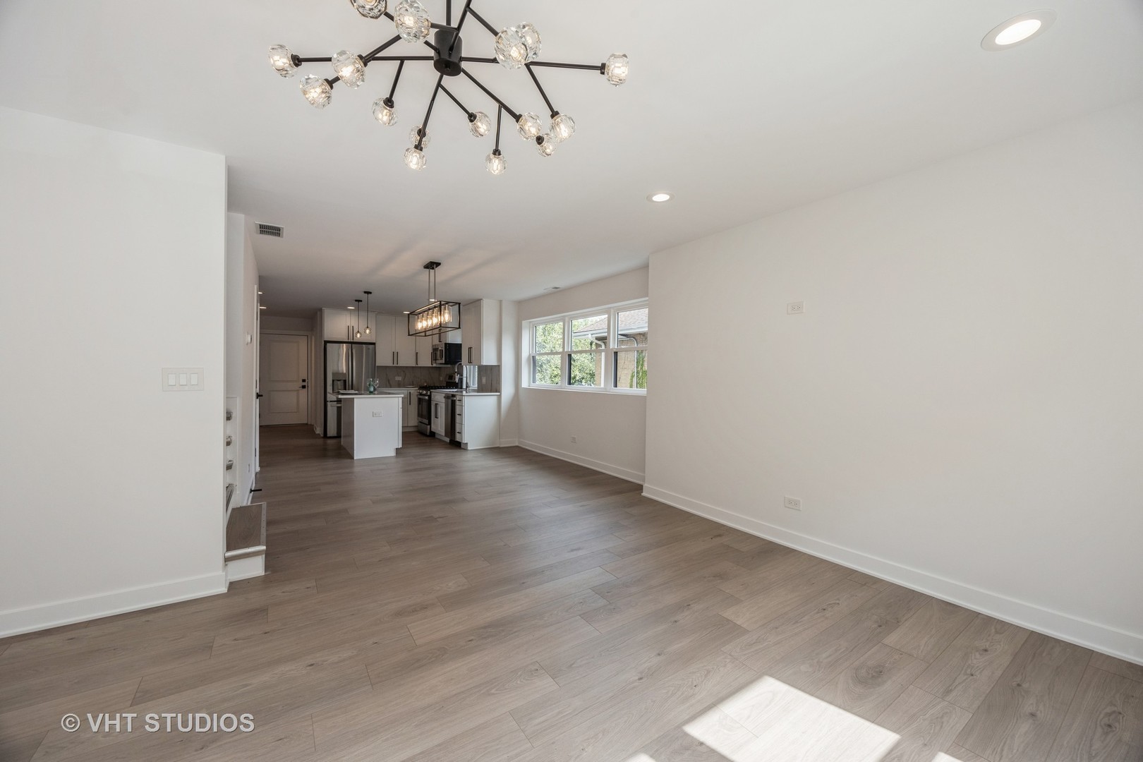 823 N La Grange Road Unit: 2