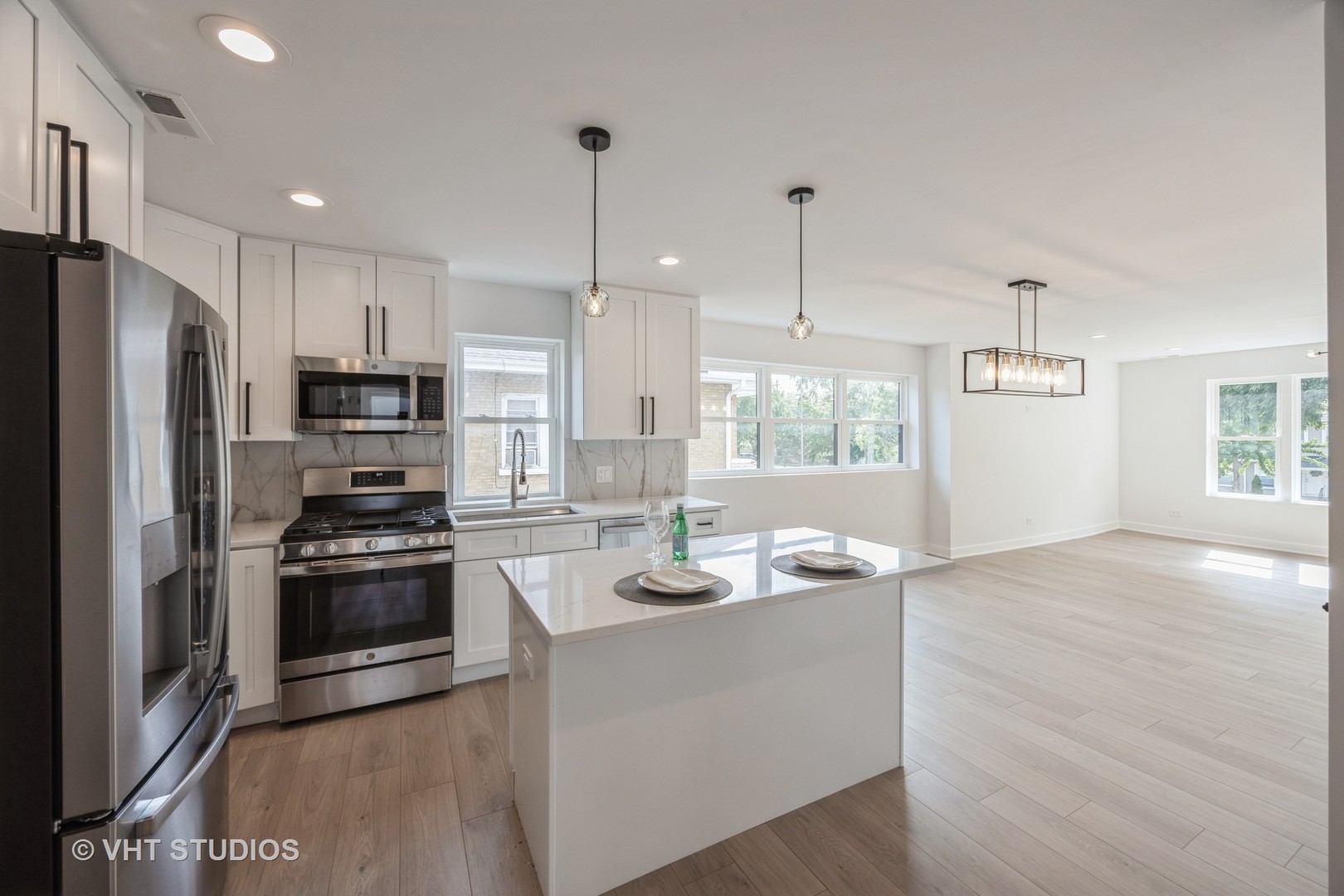 823 N La Grange Road Unit: 2