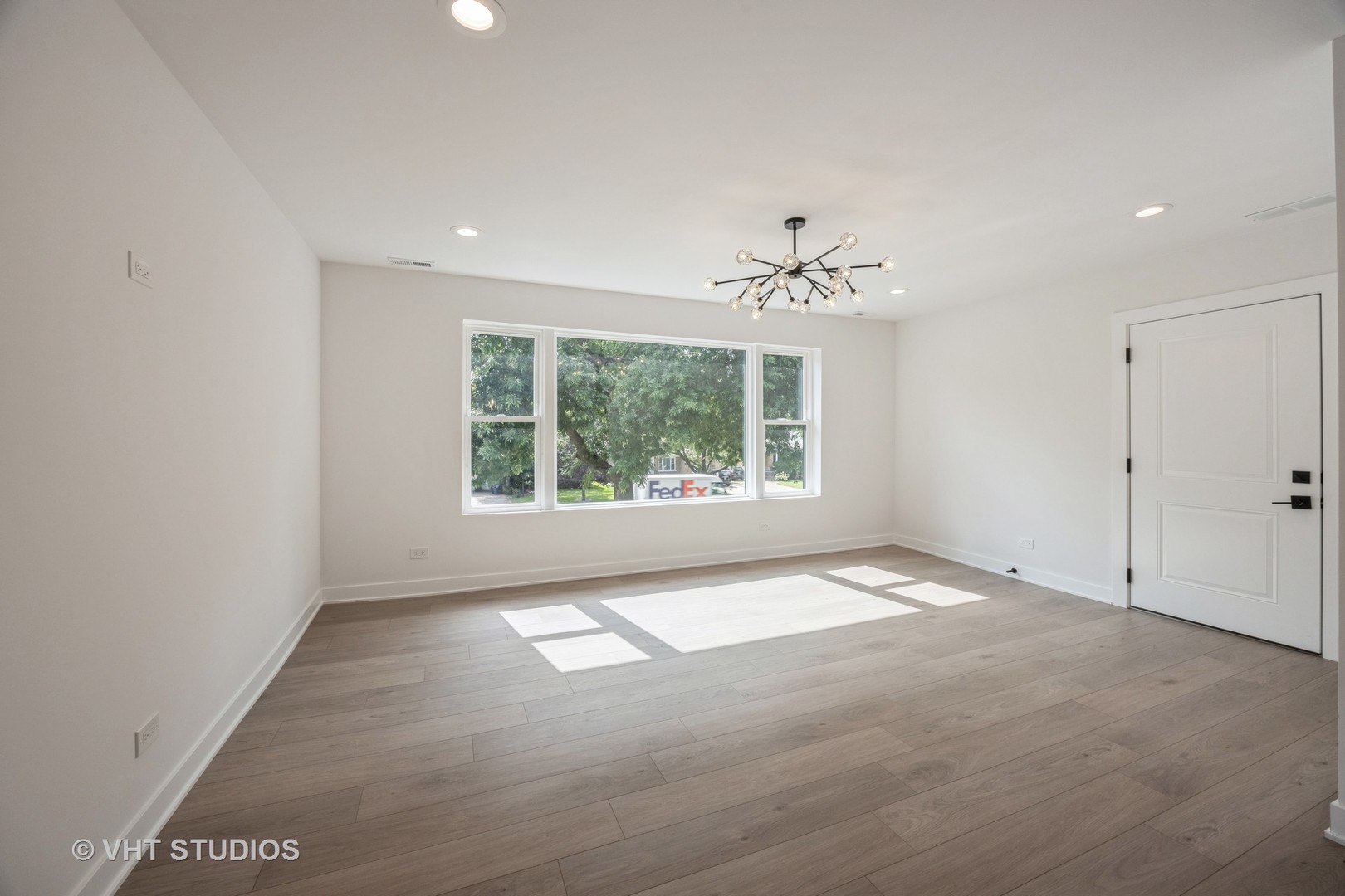 823 N La Grange Road Unit: 2