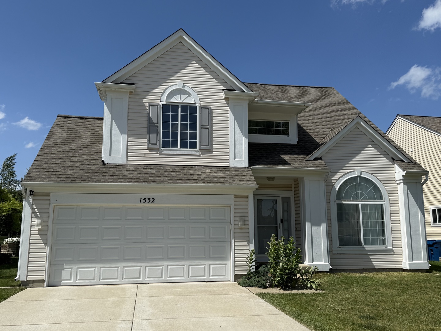 1532 Knoll Crest Drive