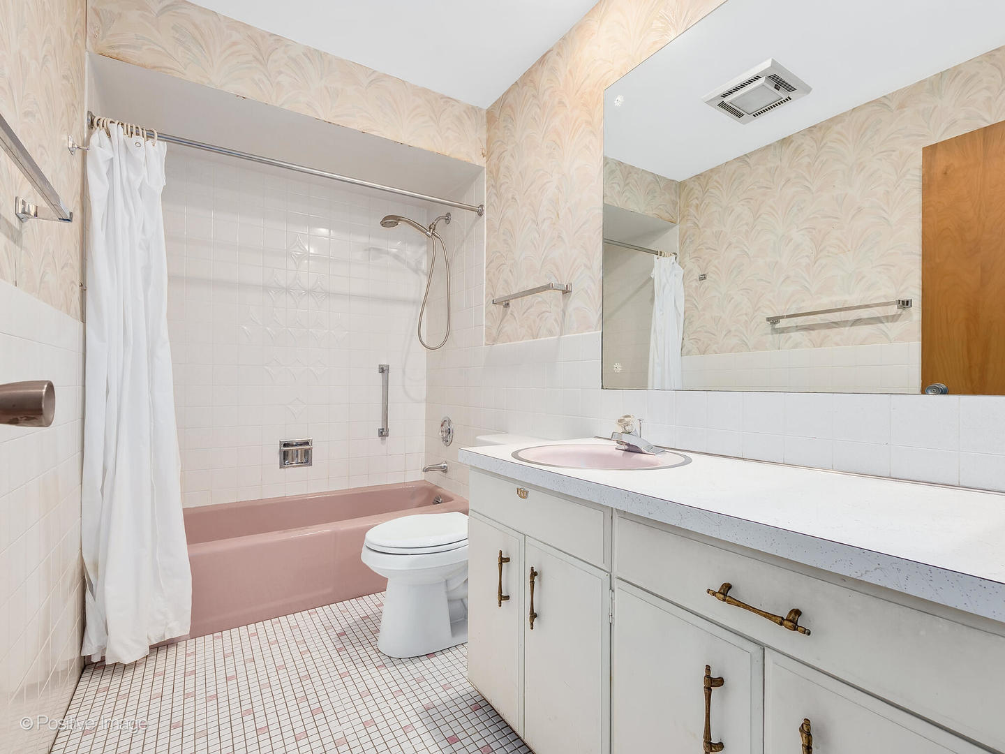 300 Claymoor Road Unit: 3A