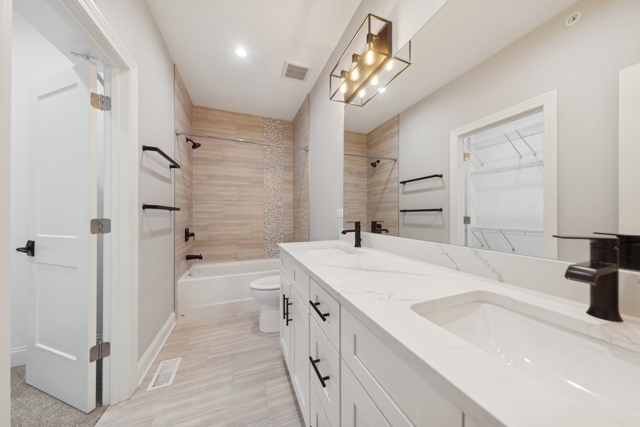 420 N Cass Avenue Unit: 4