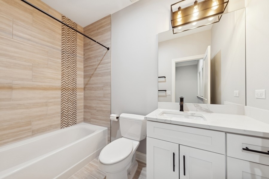 420 N Cass Avenue Unit: 4