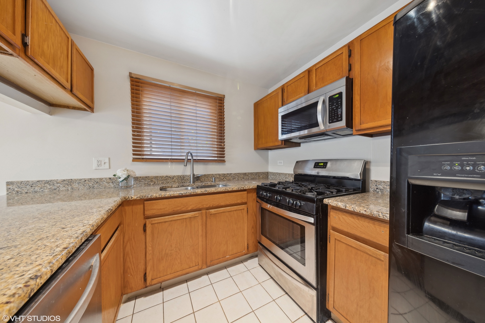 377 Sandhurst Circle Unit: 6