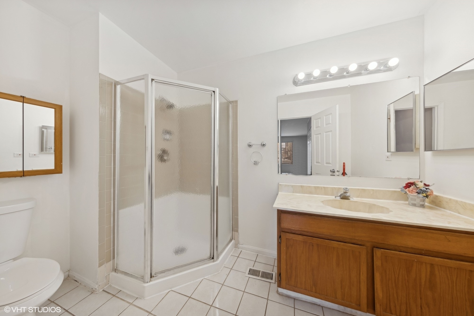 377 Sandhurst Circle Unit: 6