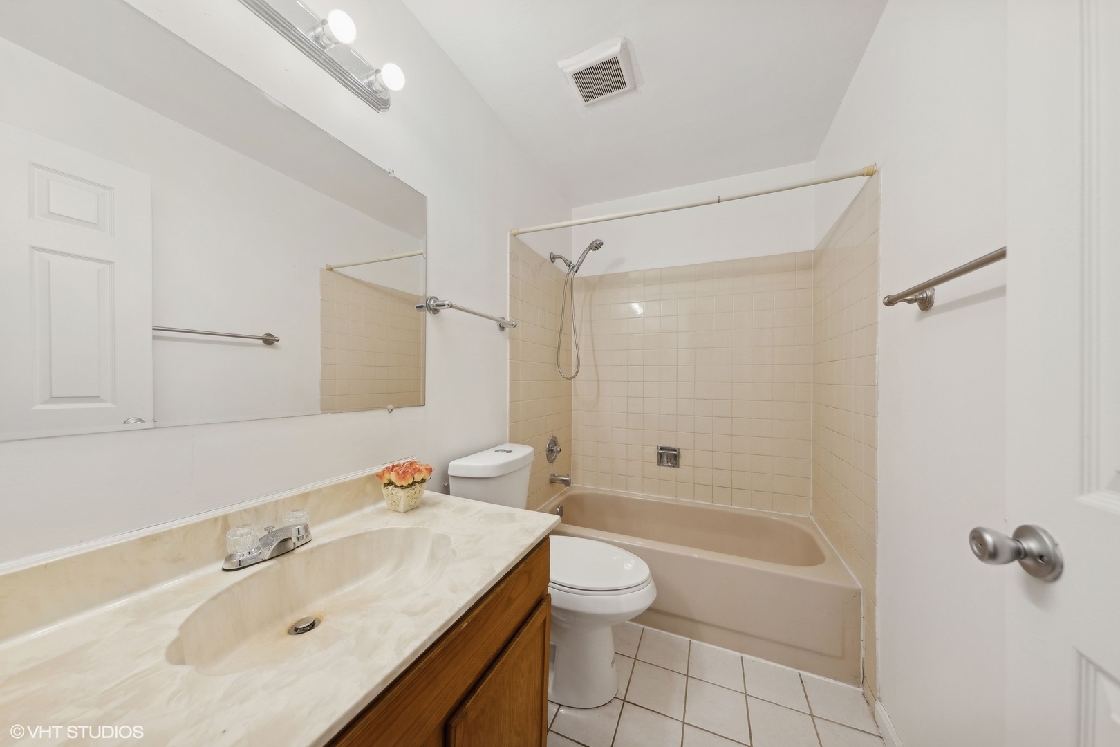 377 Sandhurst Circle Unit: 6