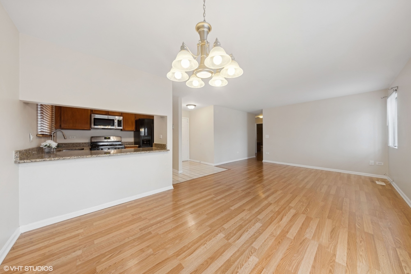 377 Sandhurst Circle Unit: 6
