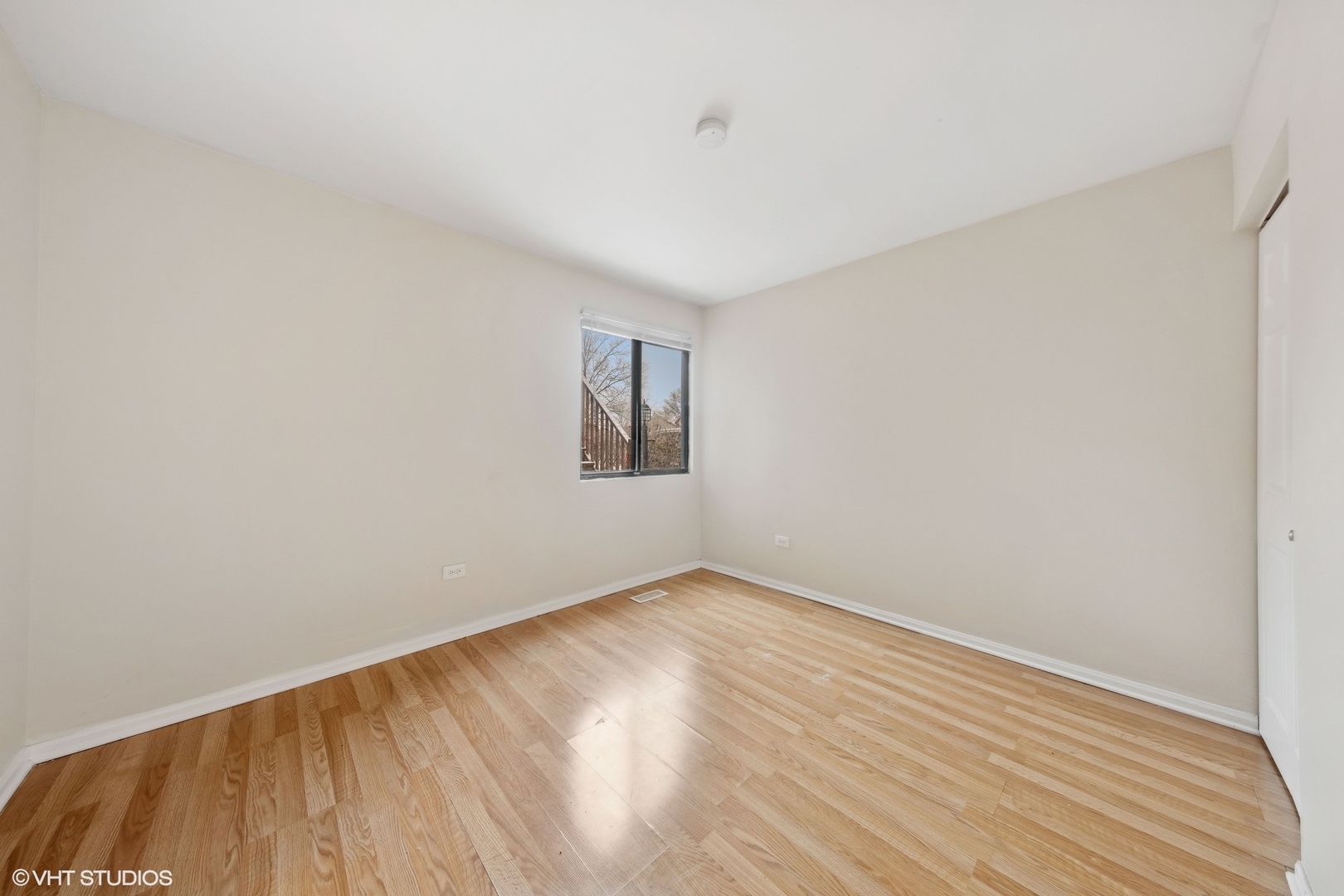 377 Sandhurst Circle Unit: 6