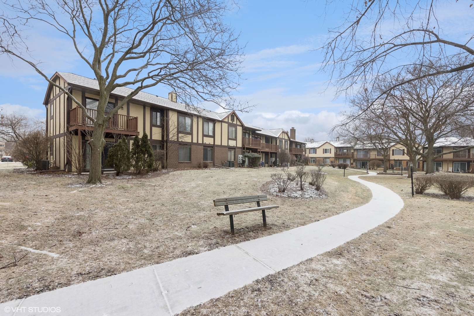 377 Sandhurst Circle Unit: 6