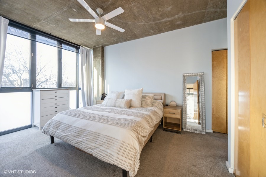 321 S Sangamon Street Unit: 305