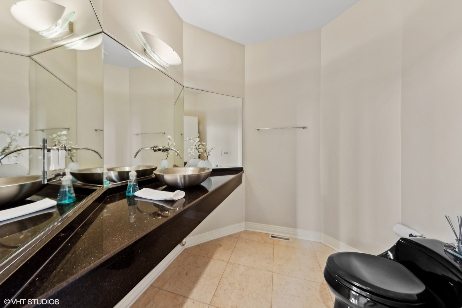 6885 Fieldstone Drive