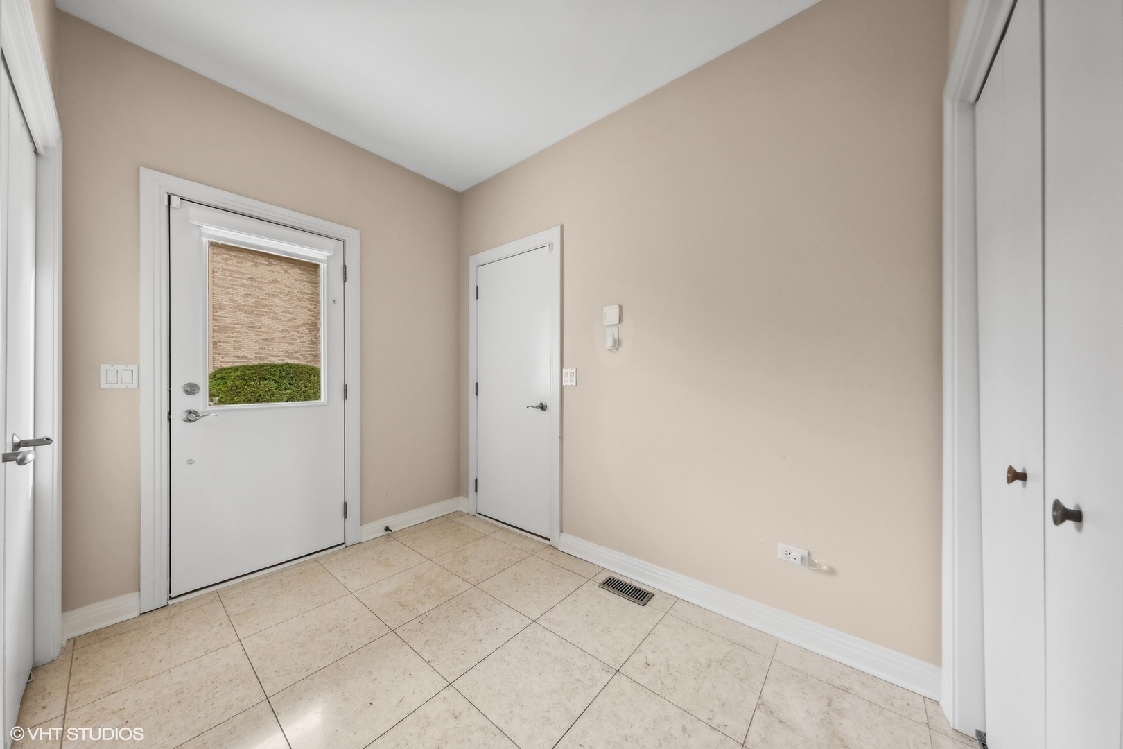 6885 Fieldstone Drive