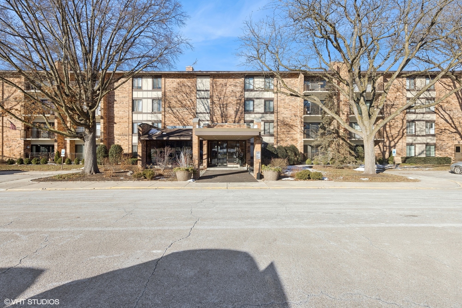 301 Lake Hinsdale Drive Unit: 306