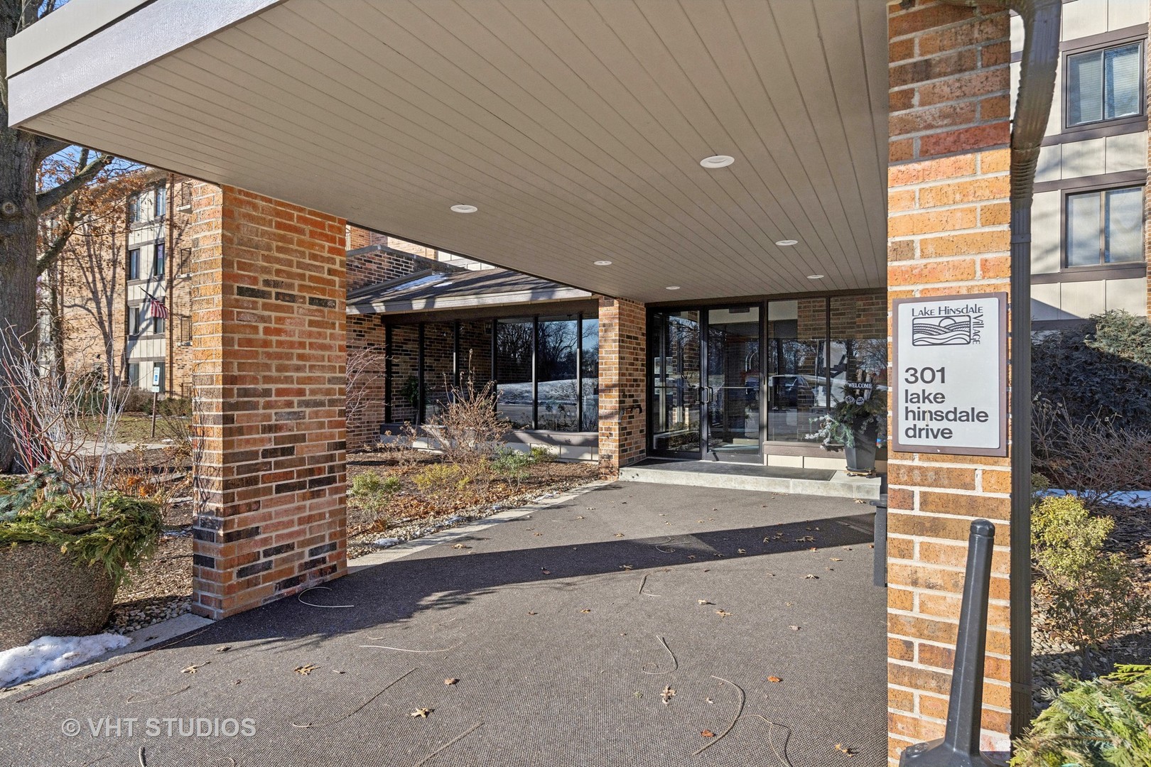 301 Lake Hinsdale Drive Unit: 306