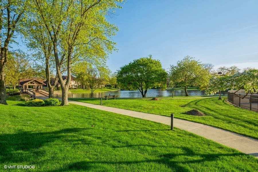 301 Lake Hinsdale Drive Unit: 306