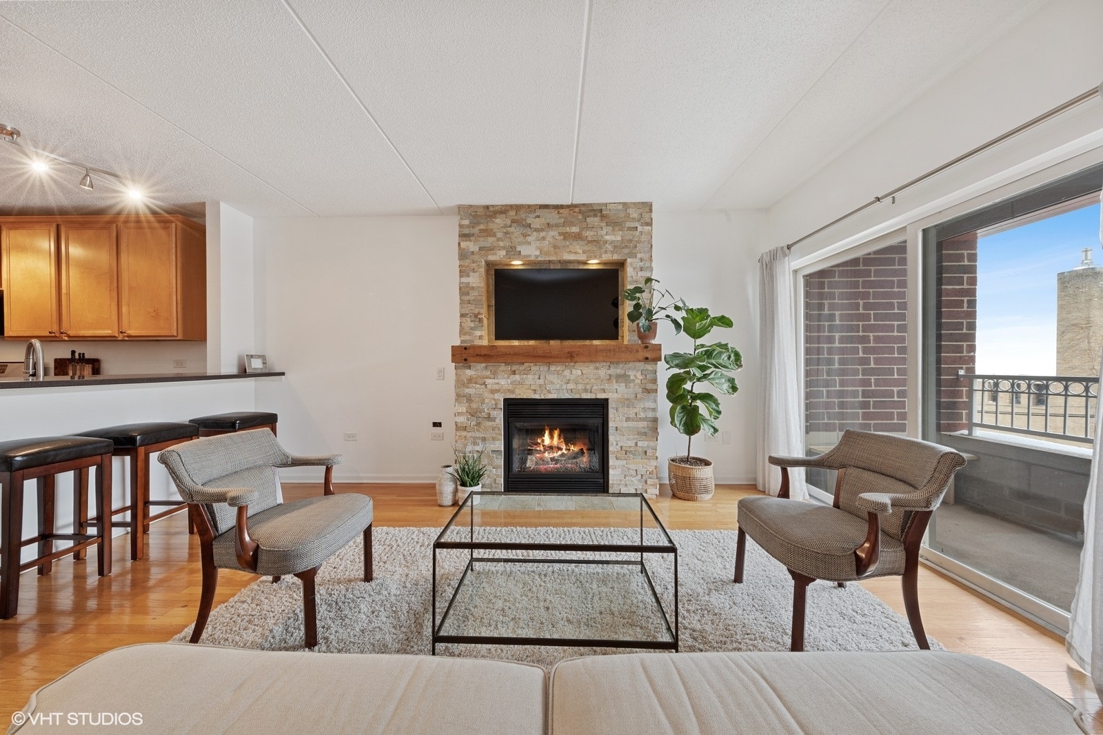 570 Crescent Boulevard Unit: 205