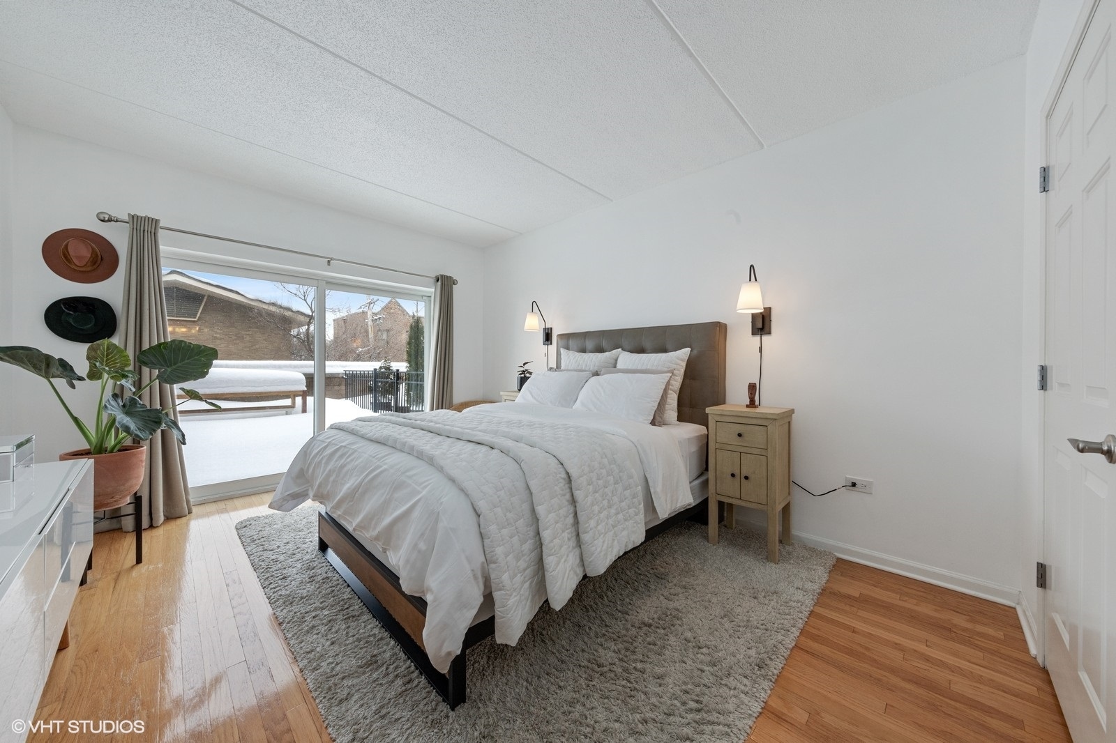 570 Crescent Boulevard Unit: 205