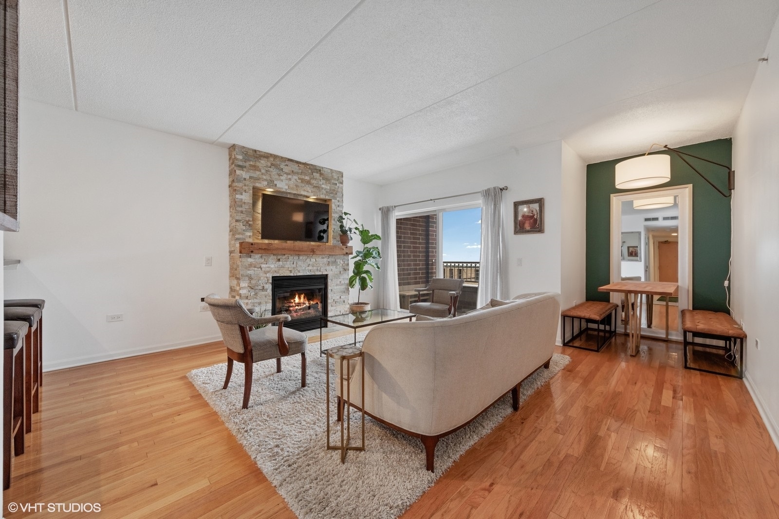 570 Crescent Boulevard Unit: 205