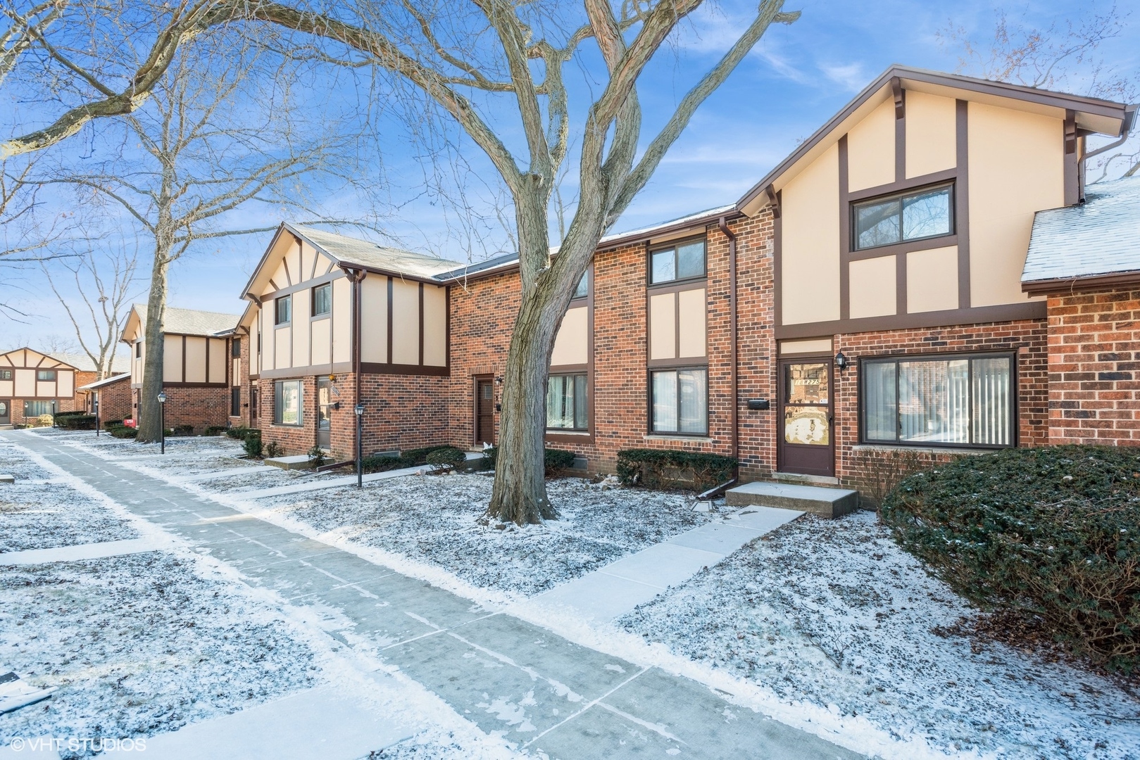 18W275 Kirkland Lane