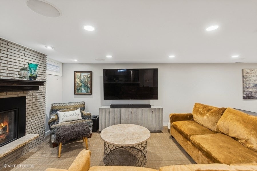 7 LARKSPUR Lane