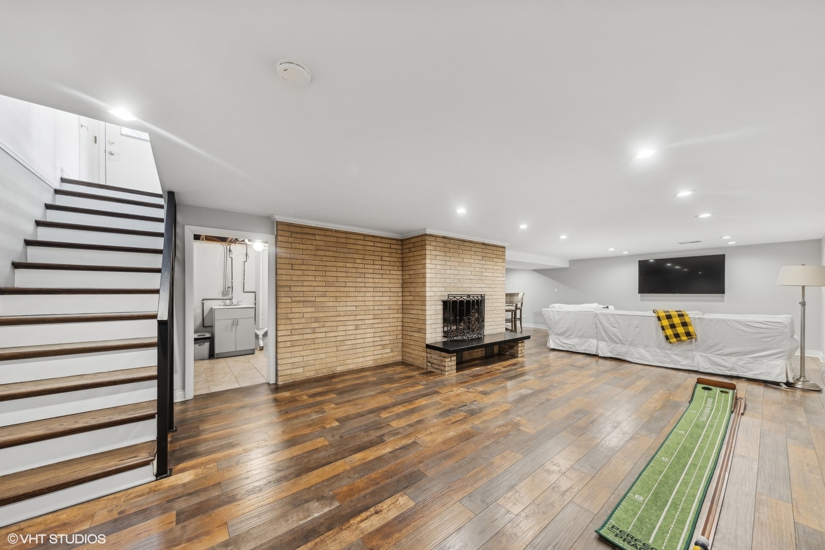 83 Waverly Avenue