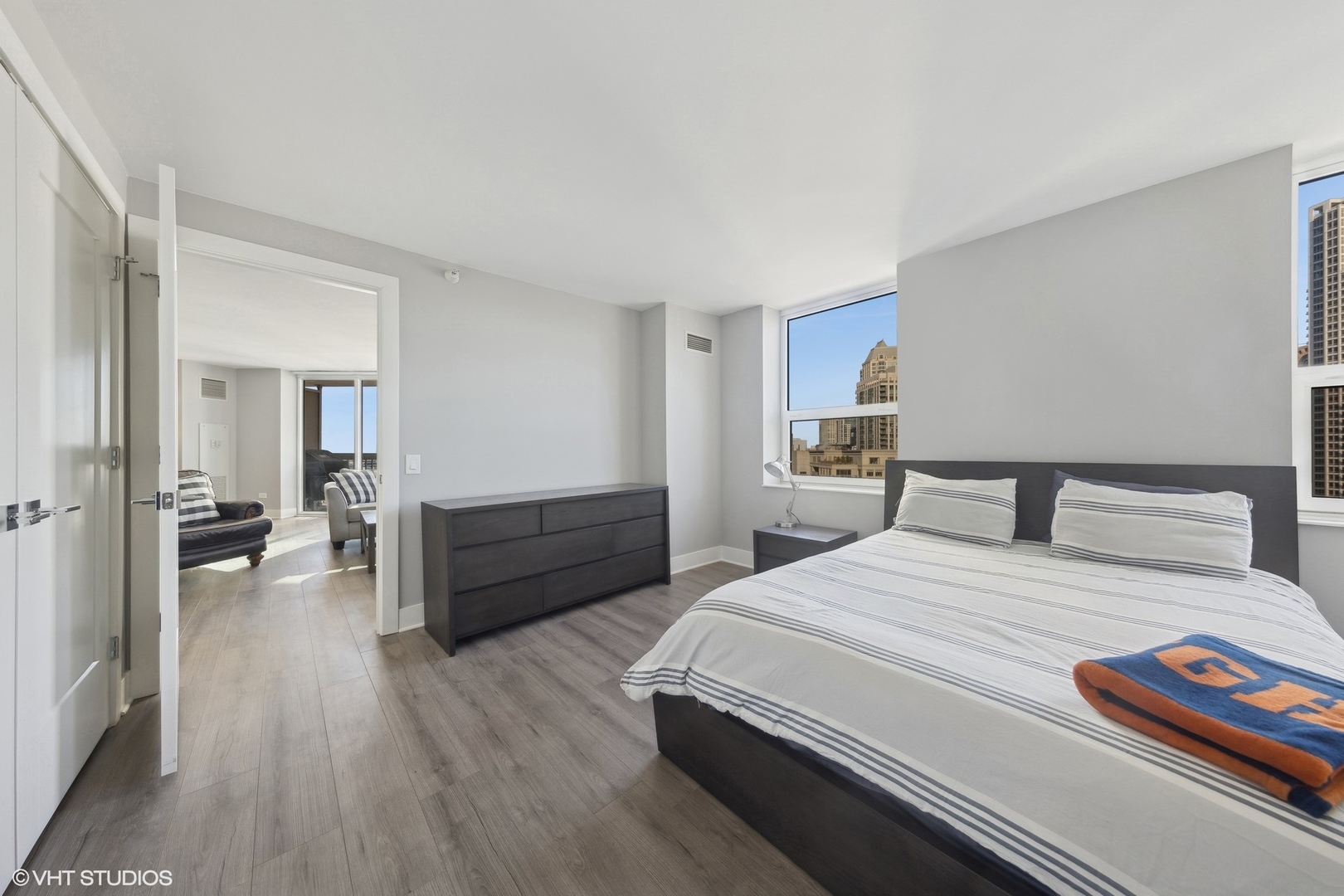 545 N Dearborn Street Unit: W2904