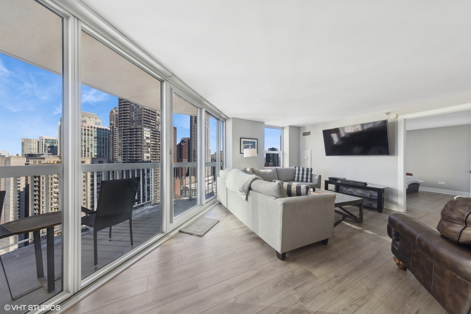 545 N Dearborn Street Unit: W2904