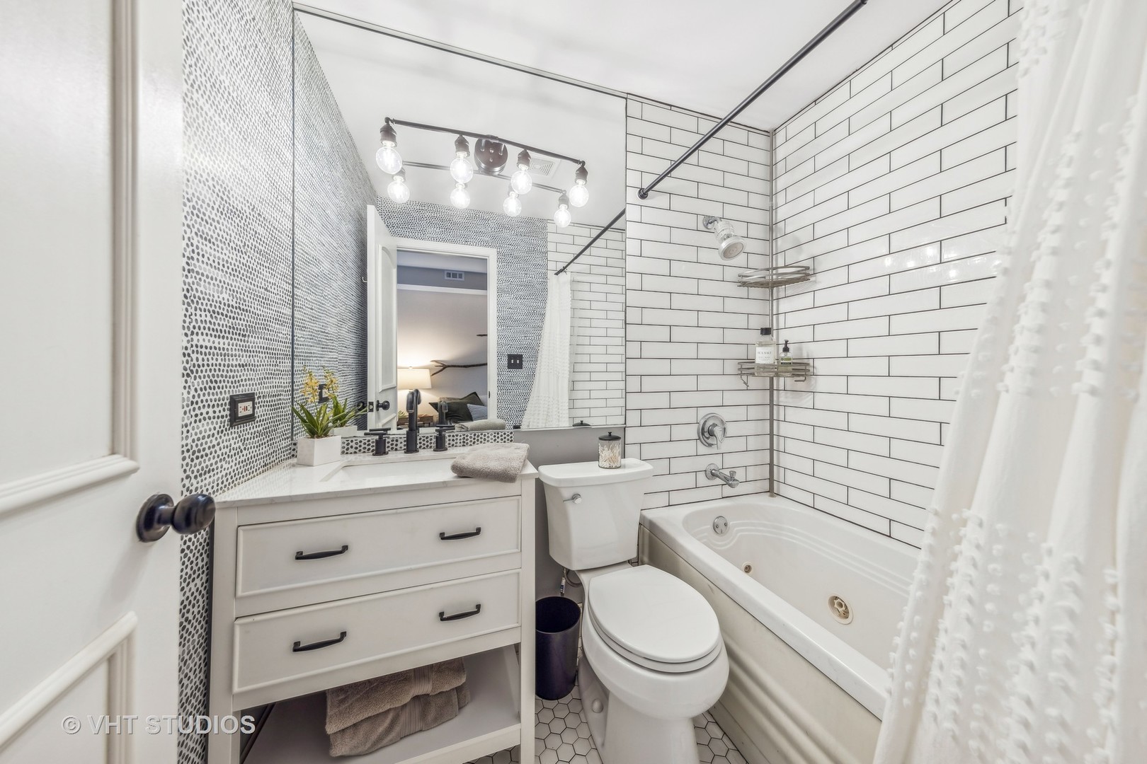 680 N Green Street Unit: 413