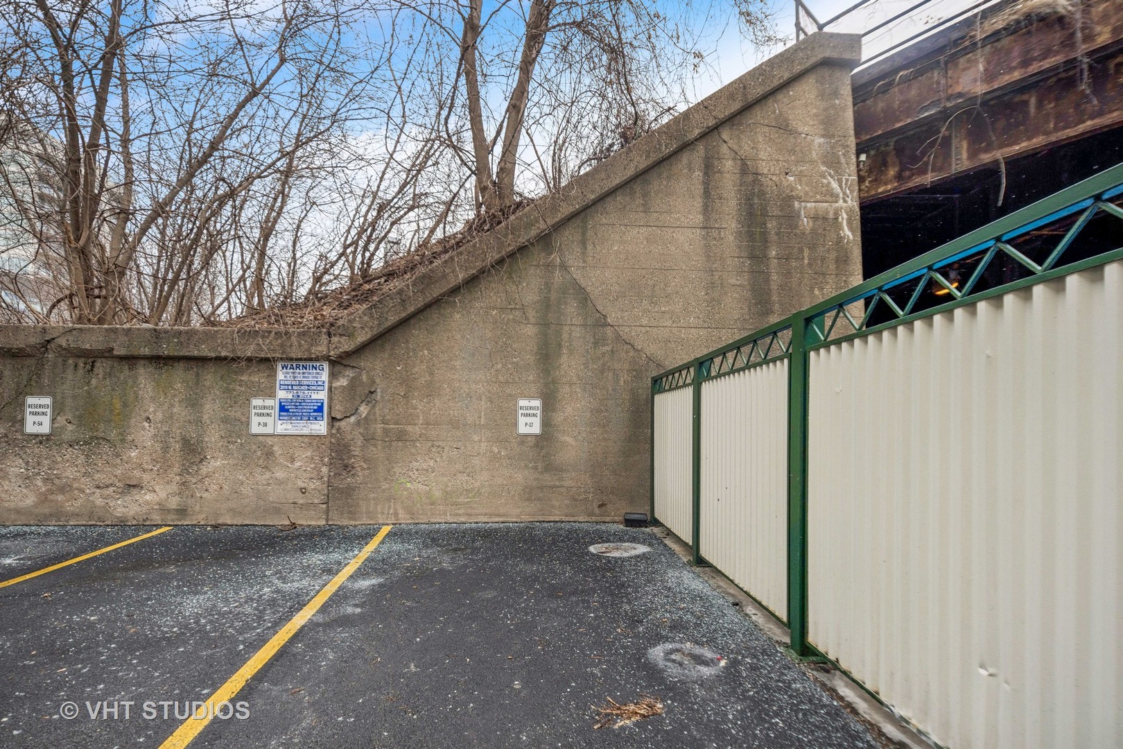 680 N Green Street Unit: 413