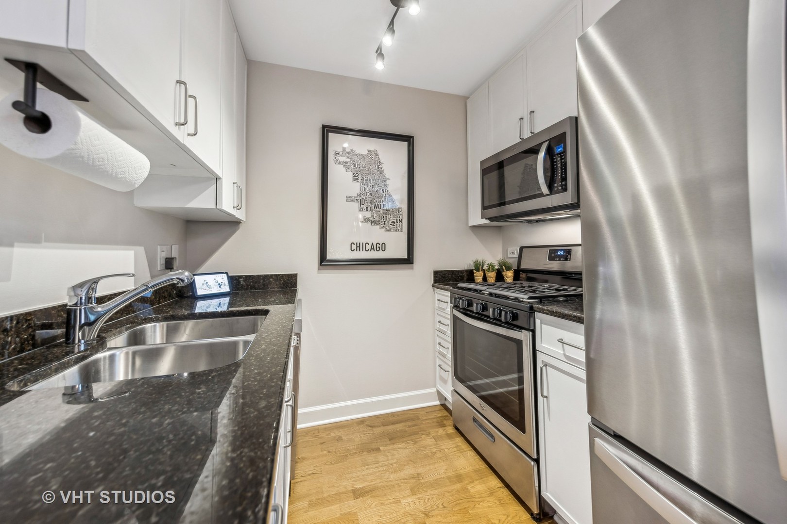 680 N Green Street Unit: 413