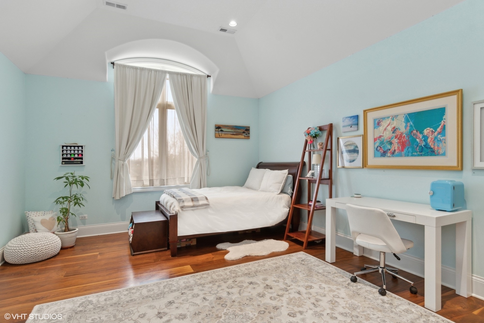 6 Ivy Lane