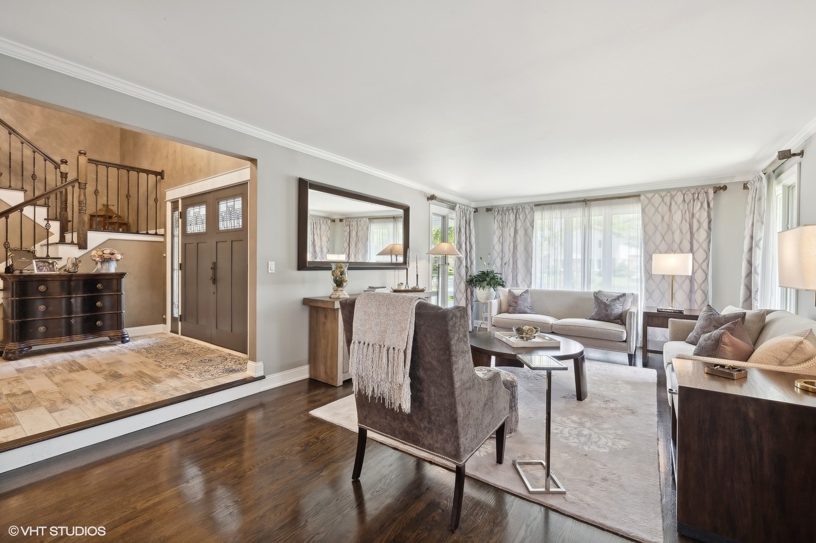 2S630 Avenue Chateaux E AVENUE CHATEAUX E