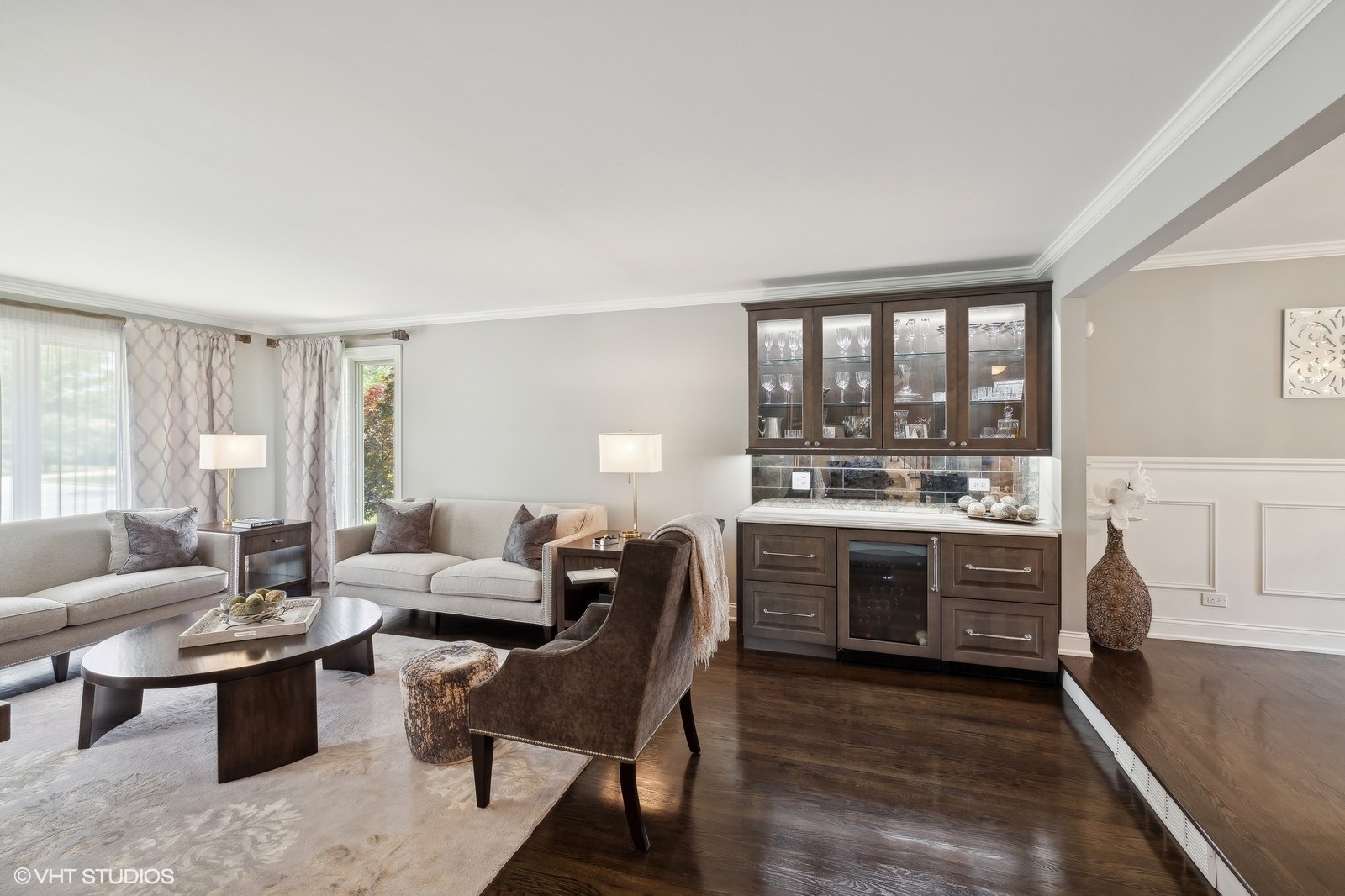 2S630 Avenue Chateaux E AVENUE CHATEAUX E