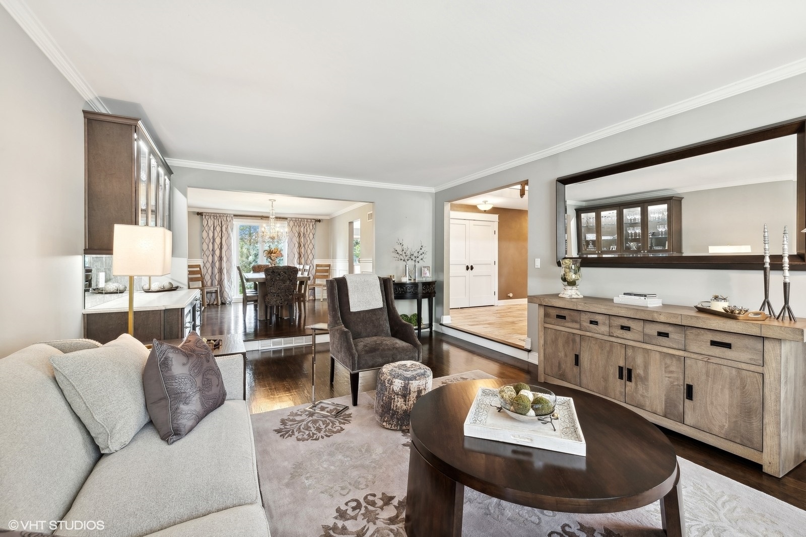 2S630 Avenue Chateaux E AVENUE CHATEAUX E
