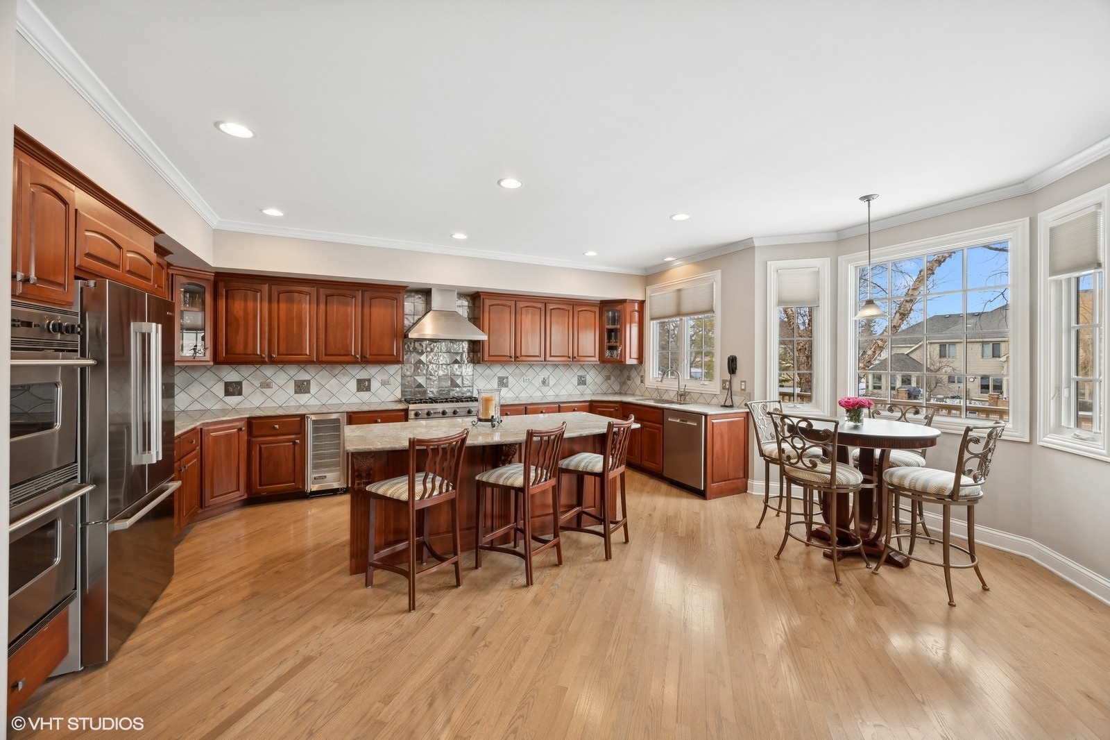 2110 LILLIAN Lane