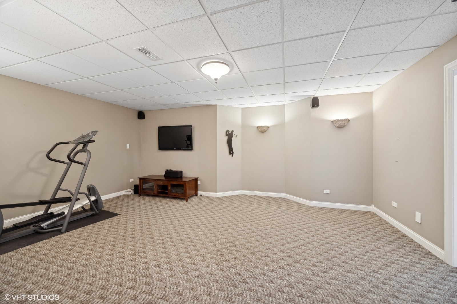 2110 LILLIAN Lane
