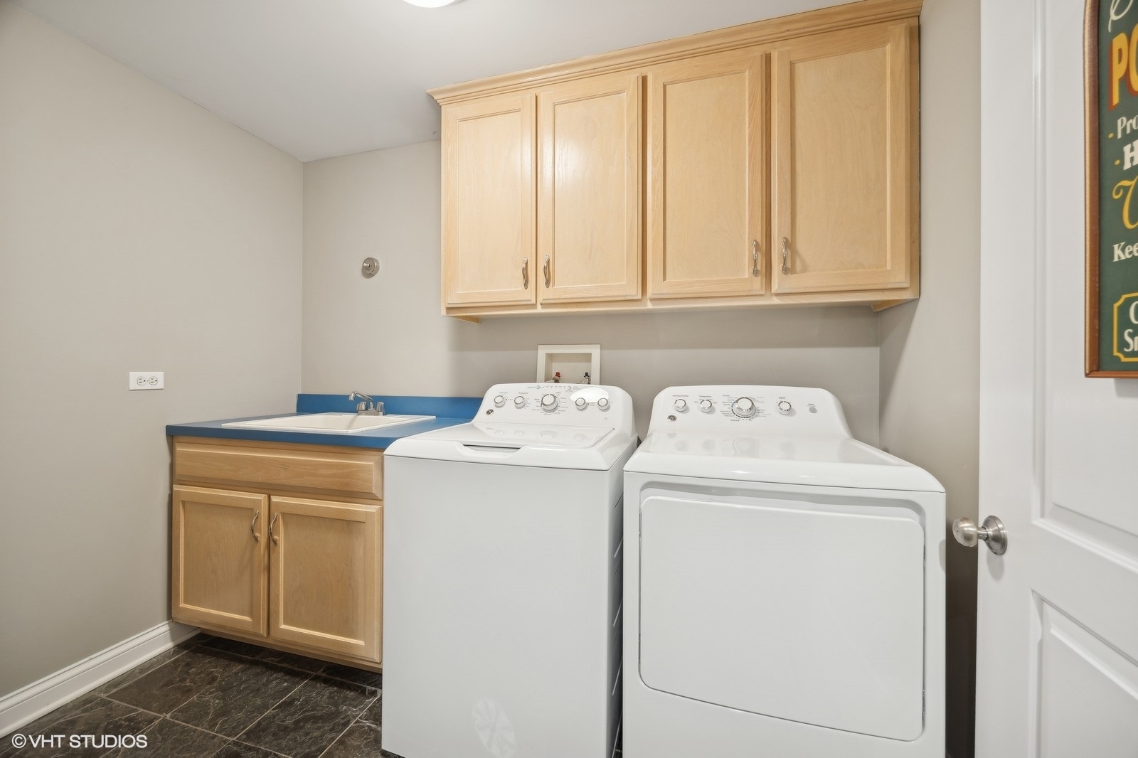 2110 LILLIAN Lane