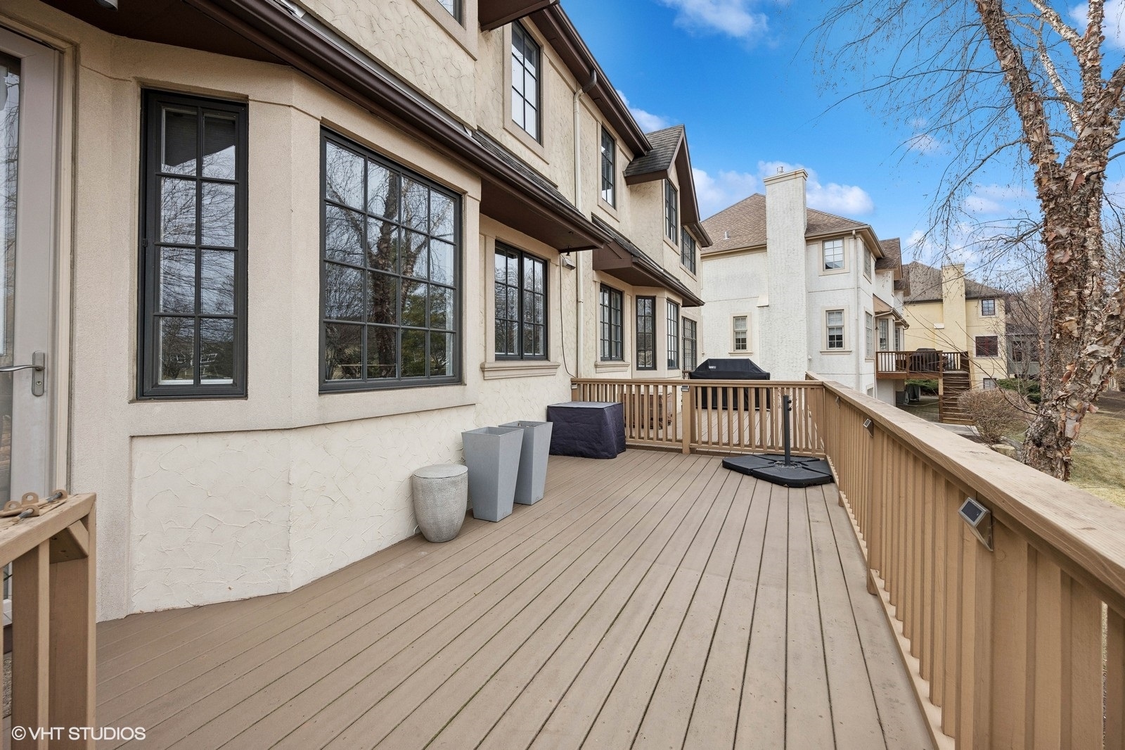 2110 LILLIAN Lane